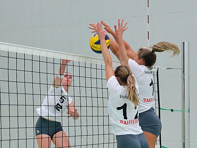 Die Möhliner Erstliga-Volleyballerinnen wollen nach einem Zwischentief wieder auf die Siegesstrasse zurück. Foto: Mimmo Muscio